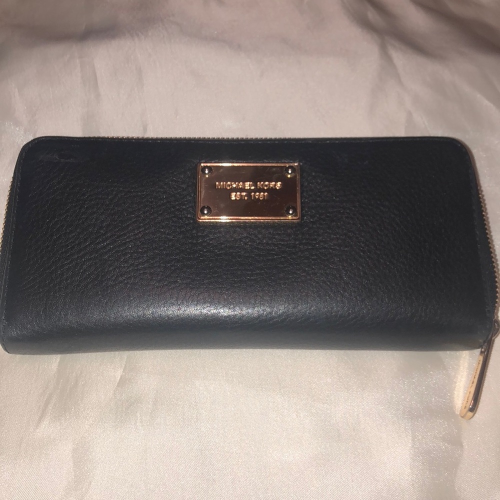 Michael Kors leather accordion zip around wallet